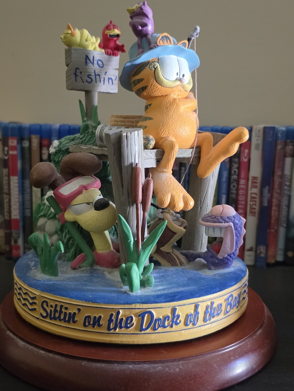 Vintage 1995 Garfield 'Sittin' on the Dock of the Bay' Music Box